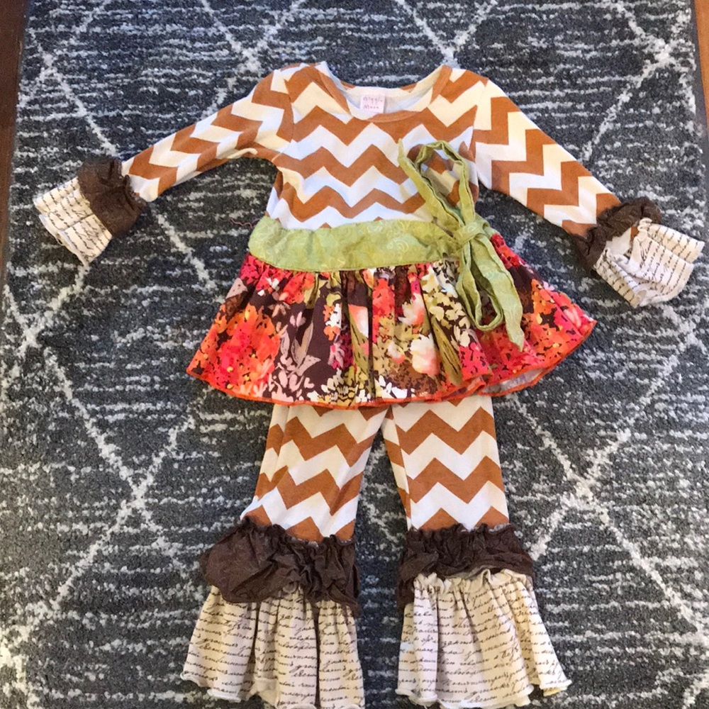 Adorable giggle moon holiday outfit!